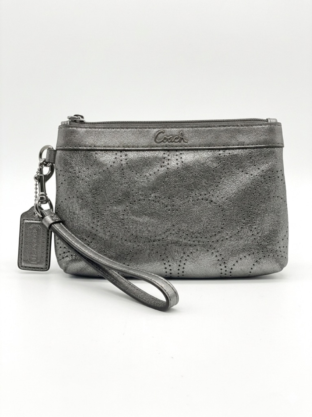 🩶Coach Metallic Silver Perforated Signature C Wristlet🩶